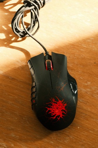 Razer naga molten special - naga,